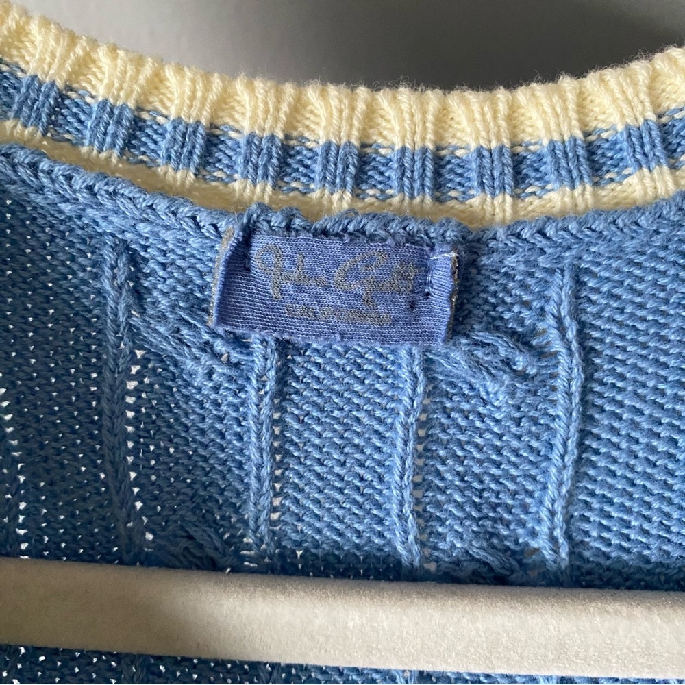 Brandy Melville Sweater Vest - Picture 4 of 4